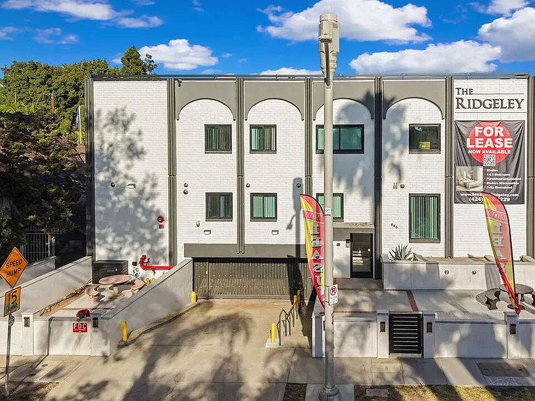 946 S Ridgeley Dr #205 — Photo 11