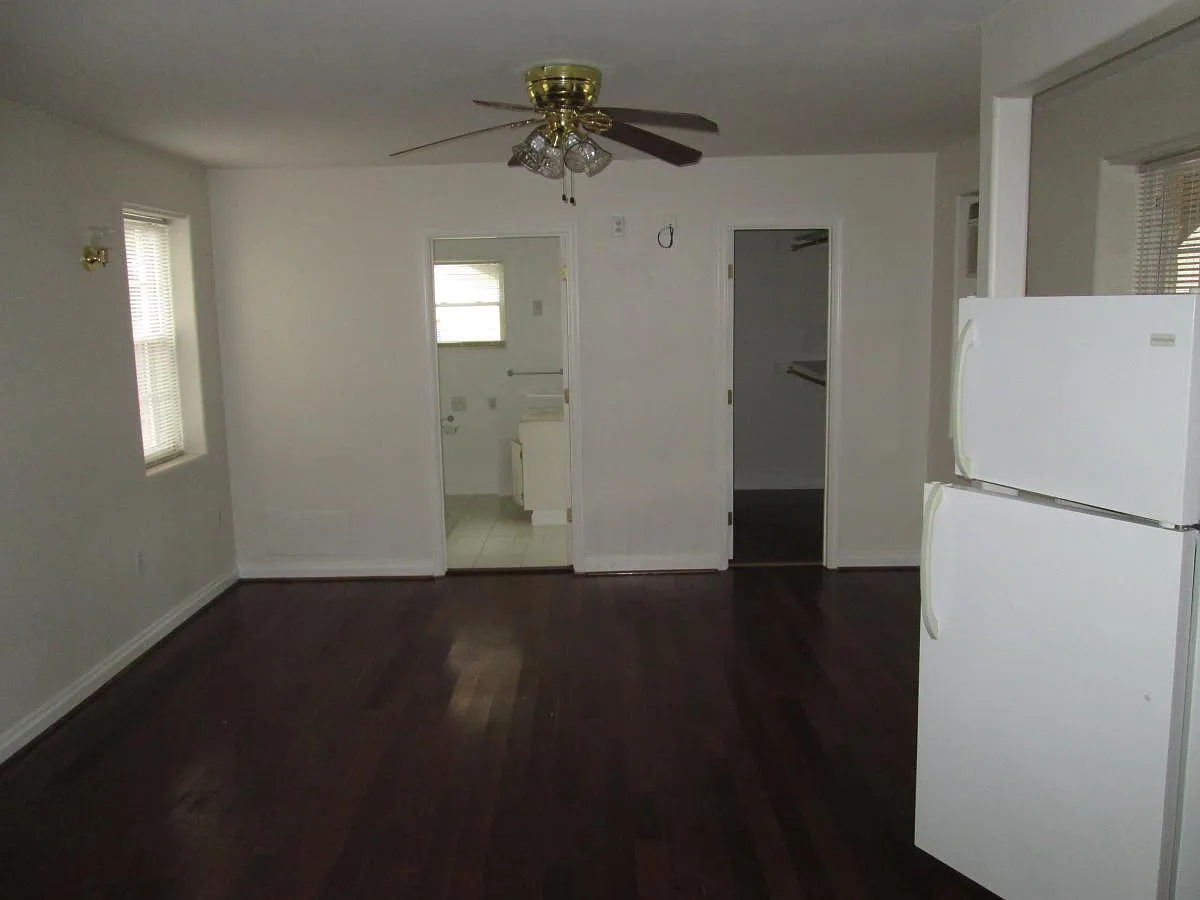 3 bed, 1.5 bath, 1150 sqft, $3,300 — Photo 2