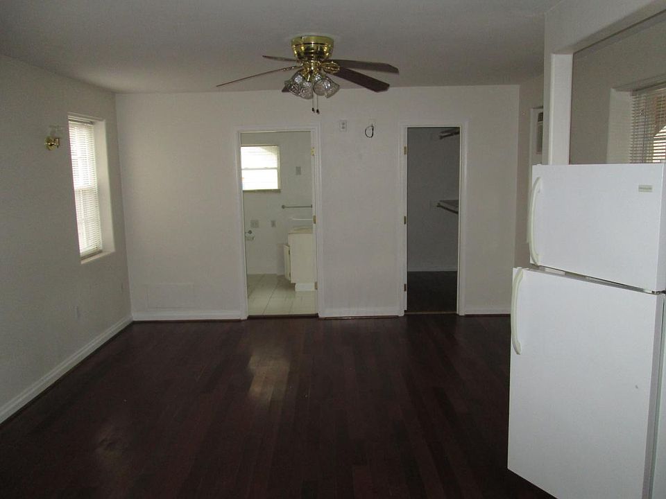 2nd image of 9527 11th Bay St