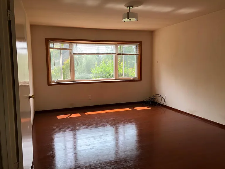 21960 Oaknoll Ct — Photo 12