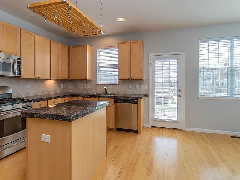 333 E Las Animas St — Photo 2