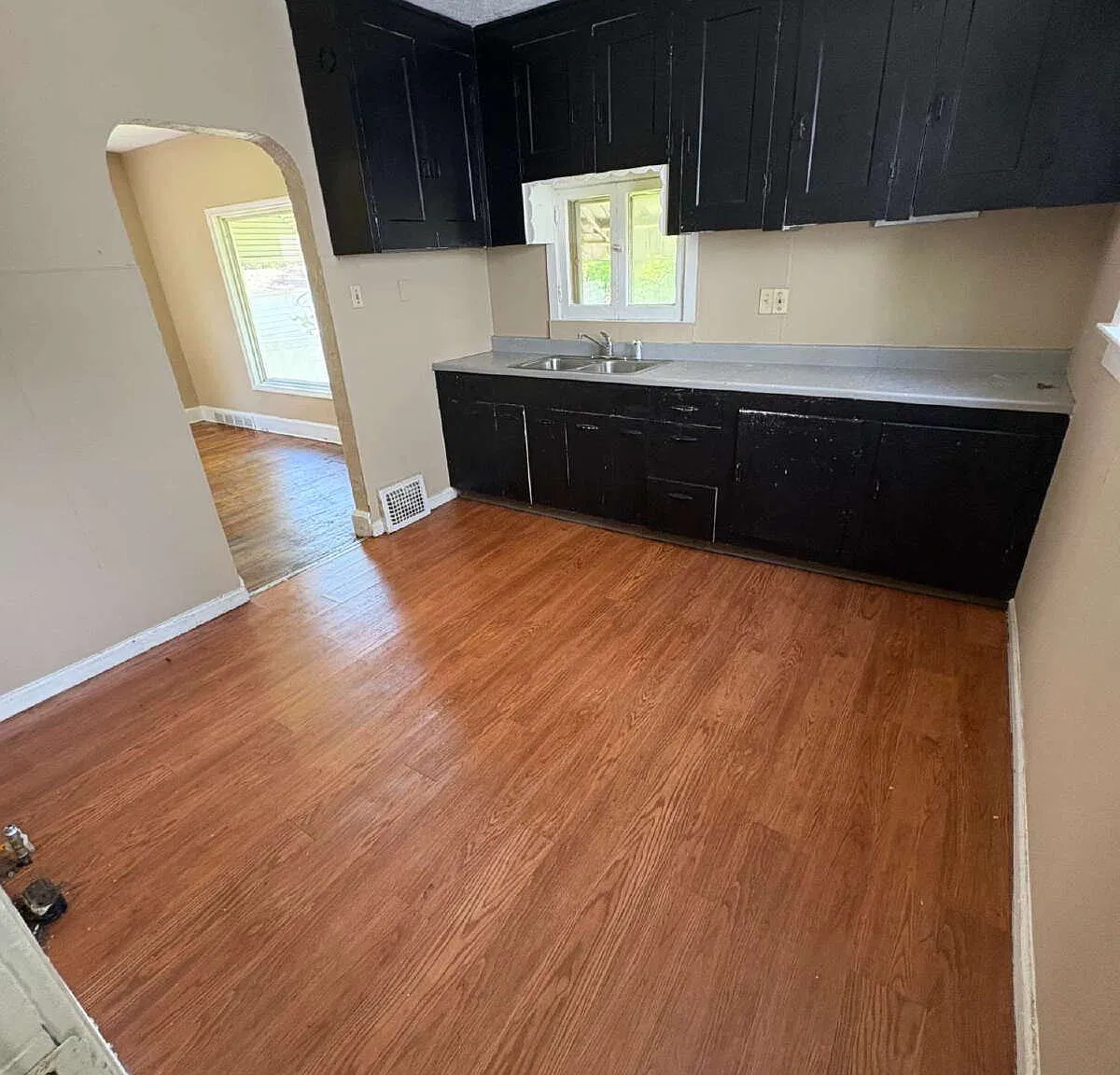 3 bed, 1.5 bath, 1352 sqft, $1,495 — Photo 2