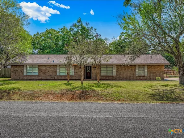 302 Brooks Rd, Victoria, TX 77904