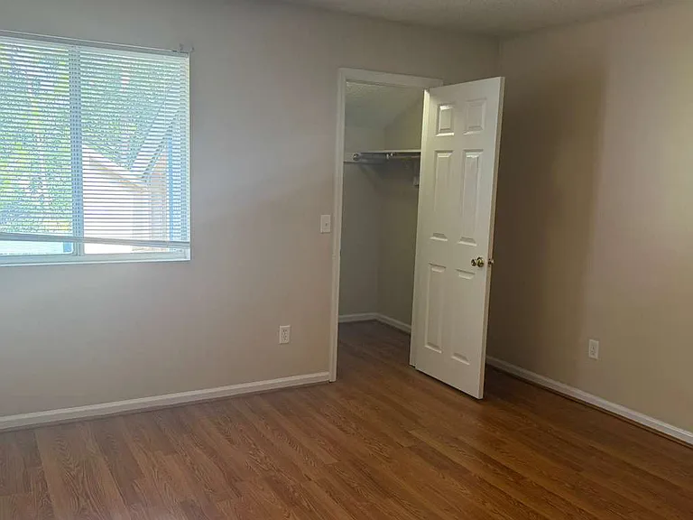 910 Brett Dr #32-1 — Photo 6
