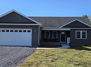 809 6th St, Grottoes, VA 24441