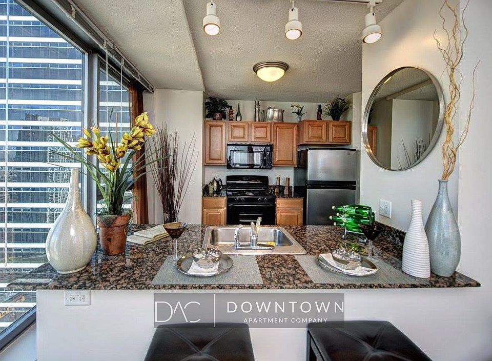 1st image of 315 N Canal St #2913