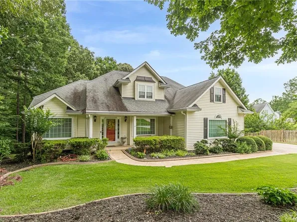 9707 Squirrel Wood Run, Douglasville, GA 30135