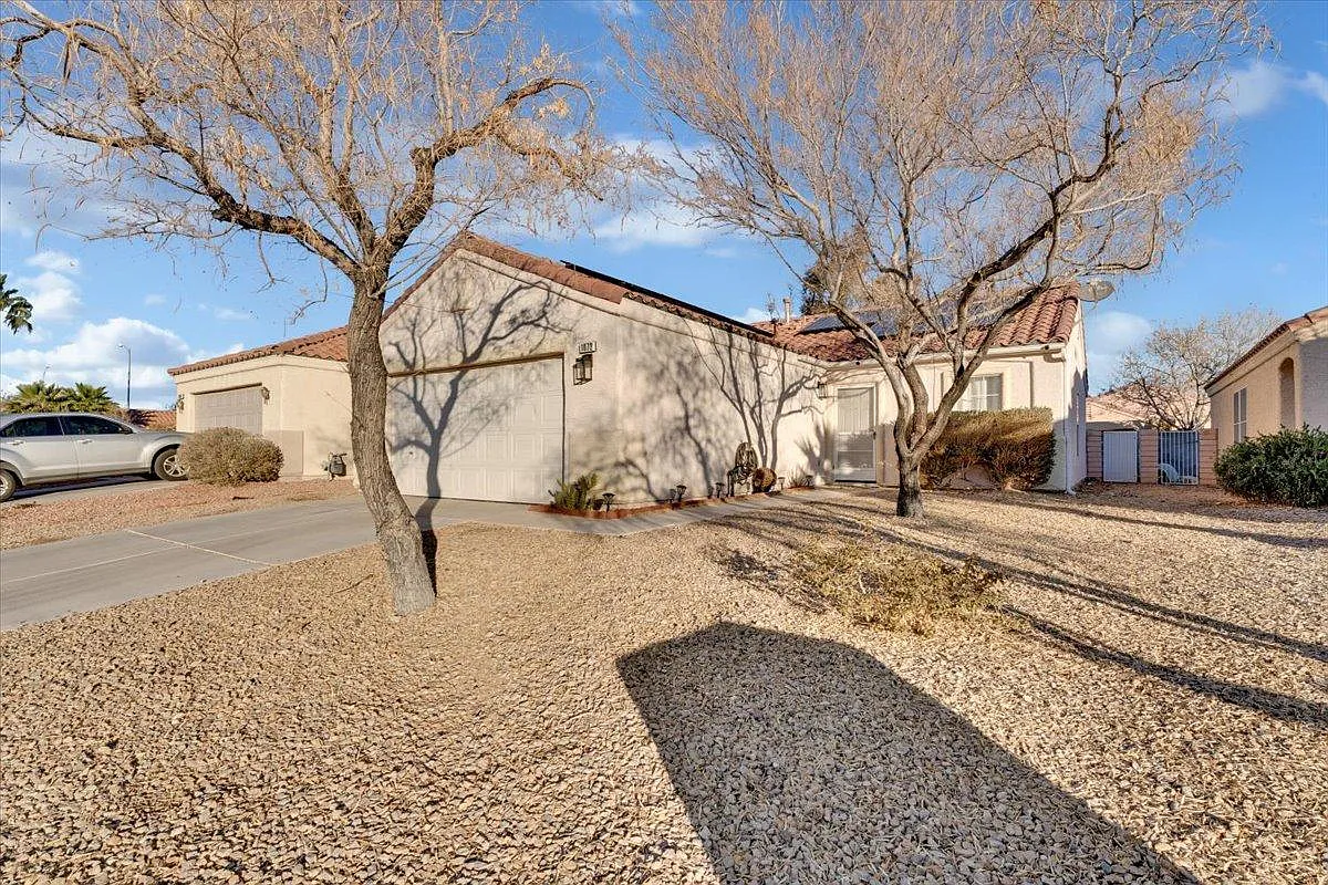 1072 Sky Rock Ct — Photo 2