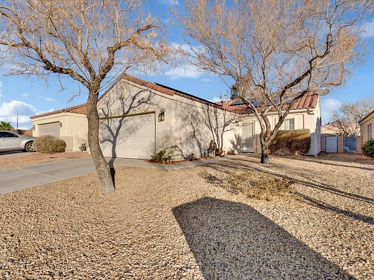 1072 Sky Rock Ct — Photo 2