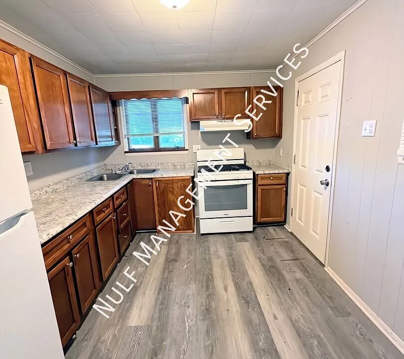 506 Farnsworth Ave