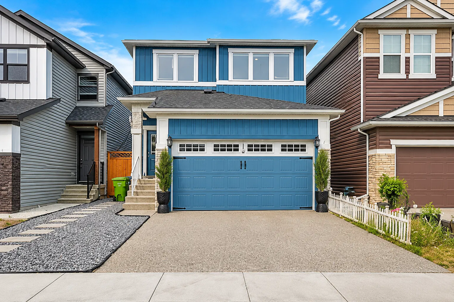Hotchkiss Calgary Furnished 3 Bed Home With Double Garage Now For Rent — Photo 1