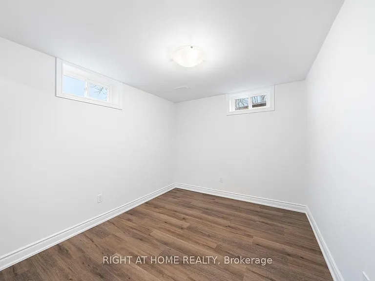 582 Carlyle Ct #LOWER — Photo 9