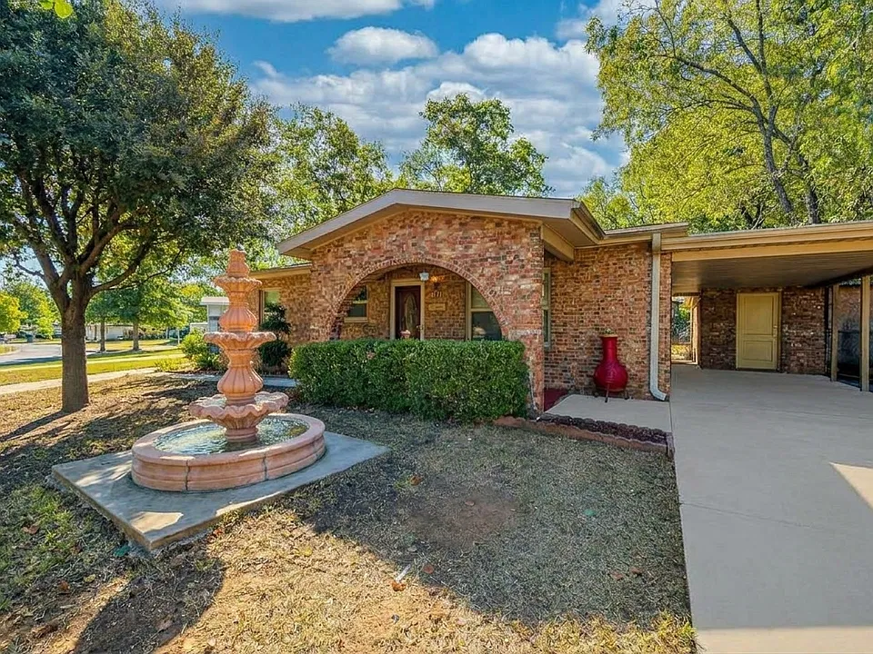 4712 Laverda Dr