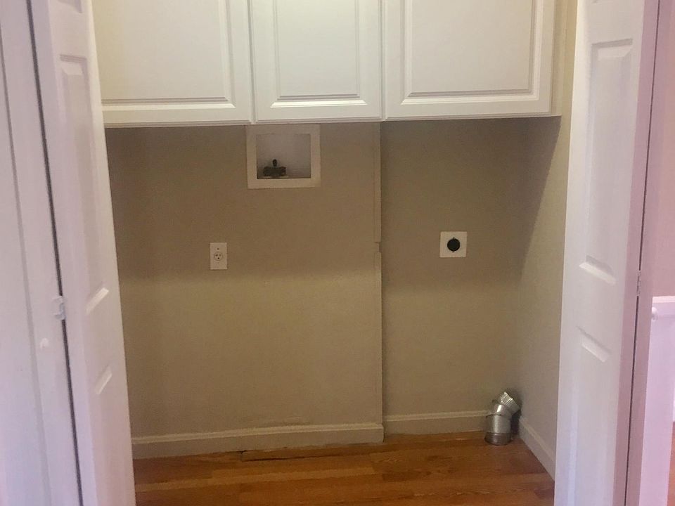 In-unit laundry hookups