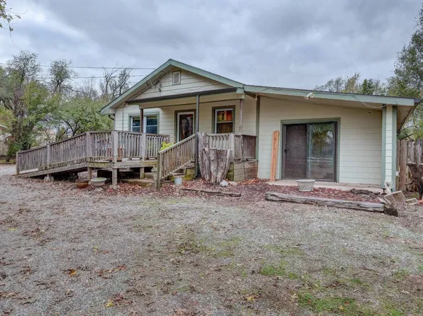 3309 Meadowlark Ln, Winfield, KS 67156