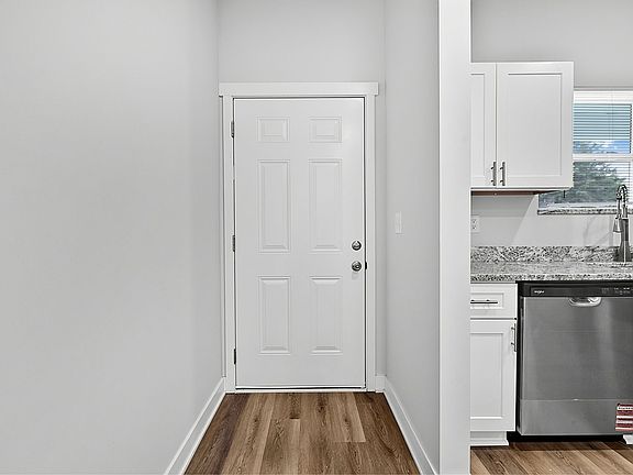 5th image of 3947 Rookwood Ave #A