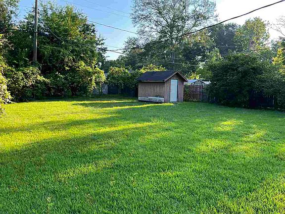 4th image of 9570 Broun St