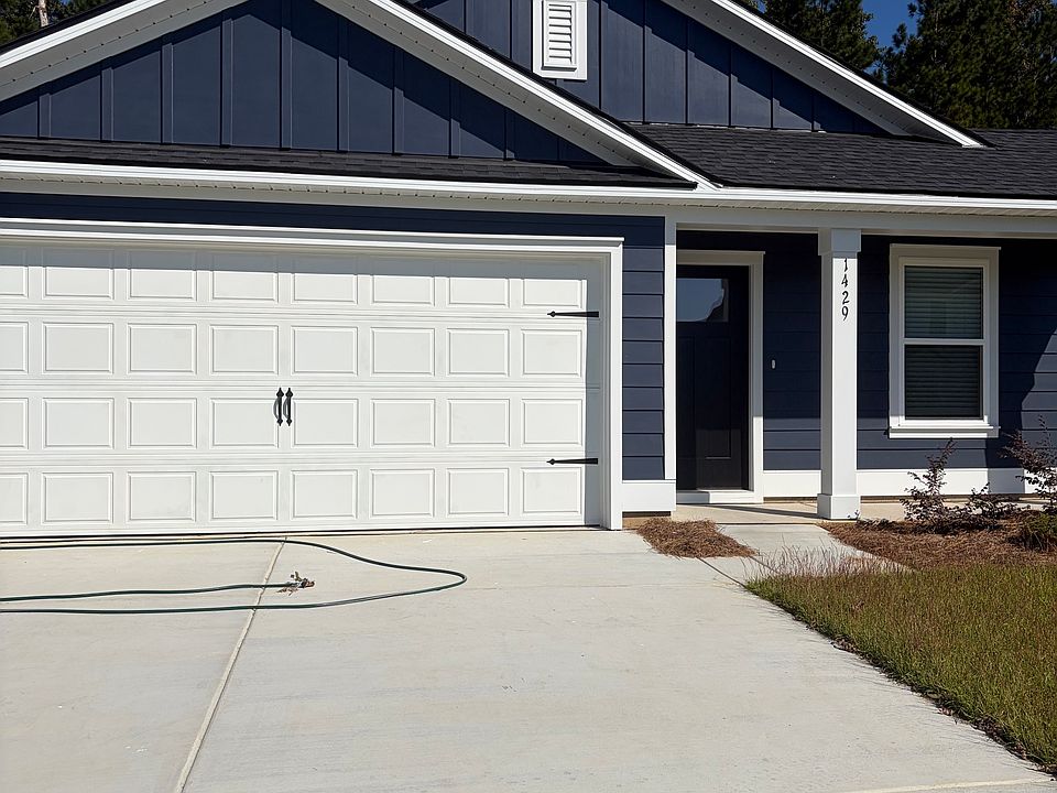 1st image of 1429 King Oaks Loop