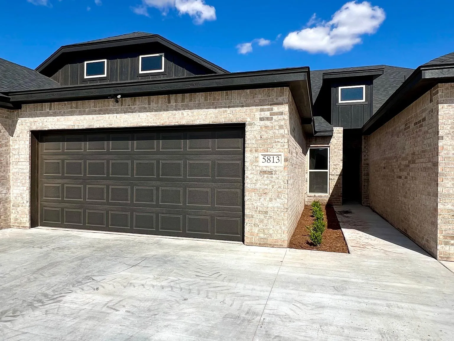 3 bed, 1339 sqft, $1,650 — Photo 1