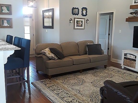 5th image of 165 Lake Maclaine Ave