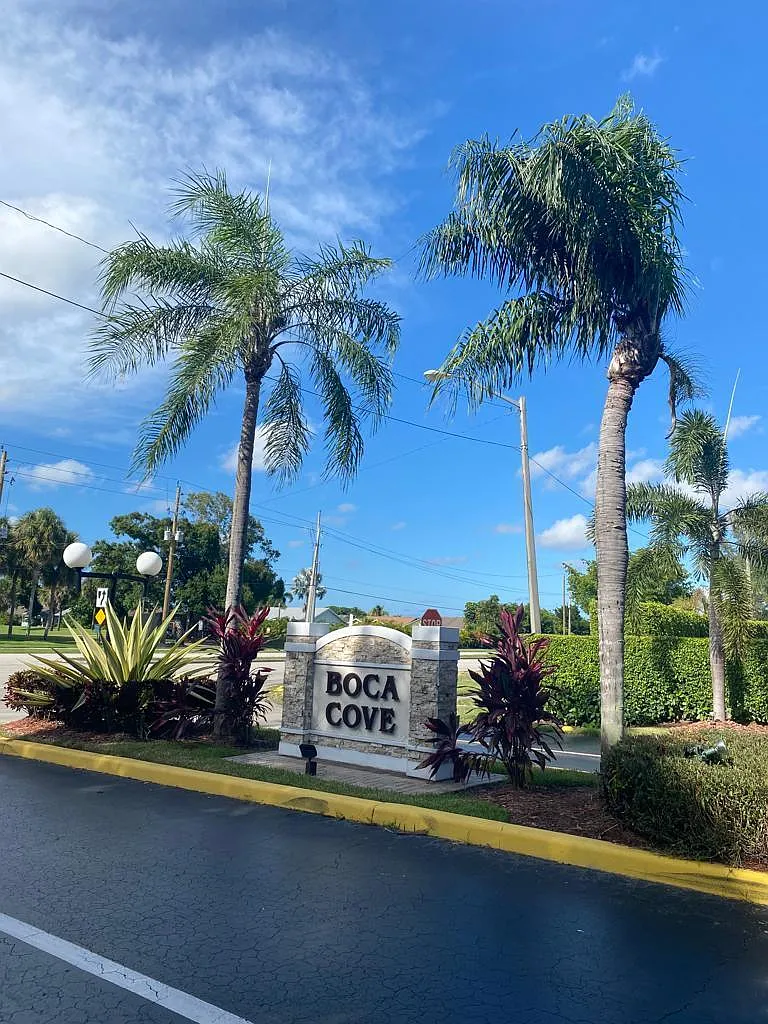 2 bed, 2.0 bath, 912 sqft, $2,200 — Photo 1
