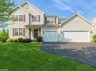 2600 W Autumn Dr, Round Lake, IL 60073