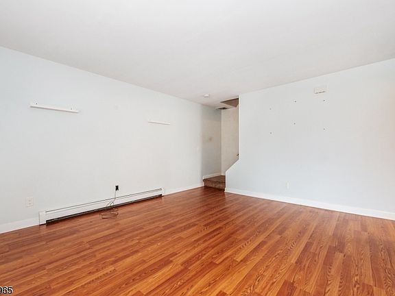 3rd image of 197 Fort Lee Rd