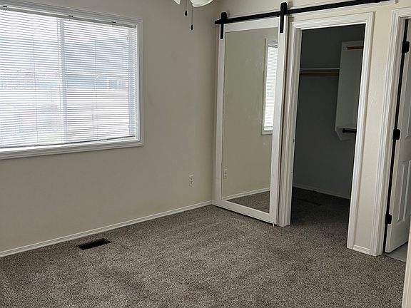 4th image of 4719 Oxbow Ave