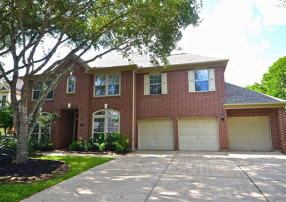 1st image of 3019 Five Oaks Dr