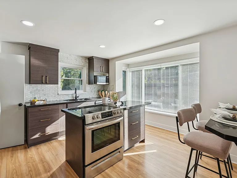 1023 E Millbert Ave — Photo 5