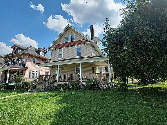 3rd image of 3219 Carlisle Ave