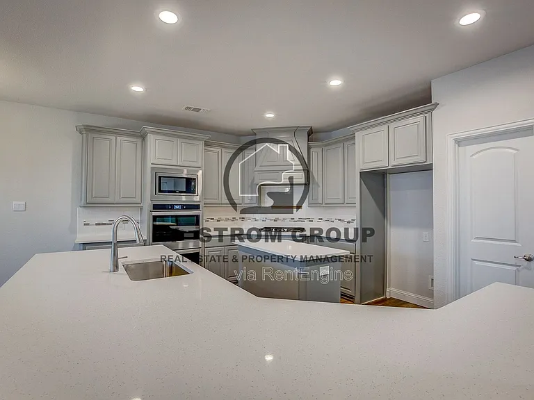 10320 Linger Ln — Photo 19