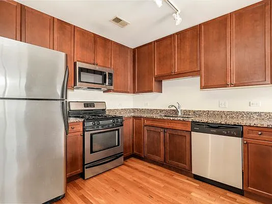 1935 S Archer Ave #215 — Photo 6