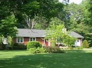 5 Anita Dr, Southampton, MA 01073