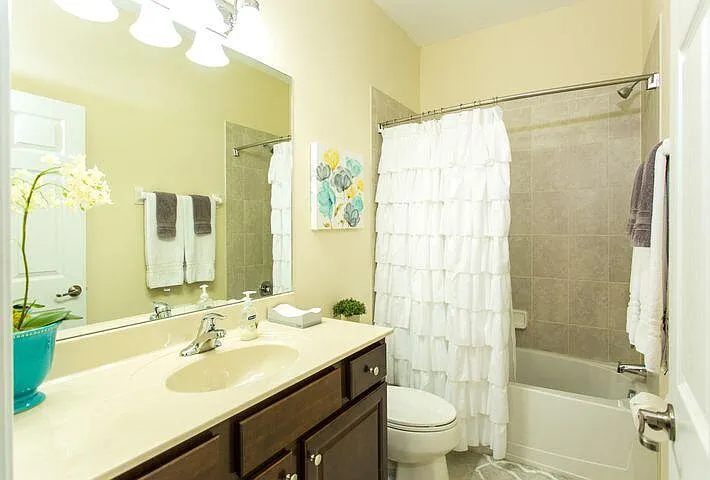 10426 Wellington Parc Dr — Photo 15