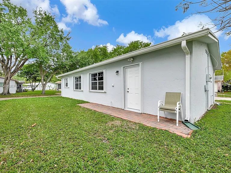 2528 SW Natura Blvd — Photo 31