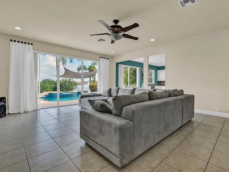 10290 NW 60th Pl — Photo 28