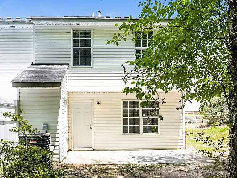 5733 Strathmoor Manor Cir — Photo 16