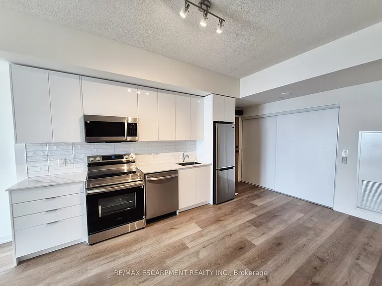 33 Erie Ave #1603 — Photo 2
