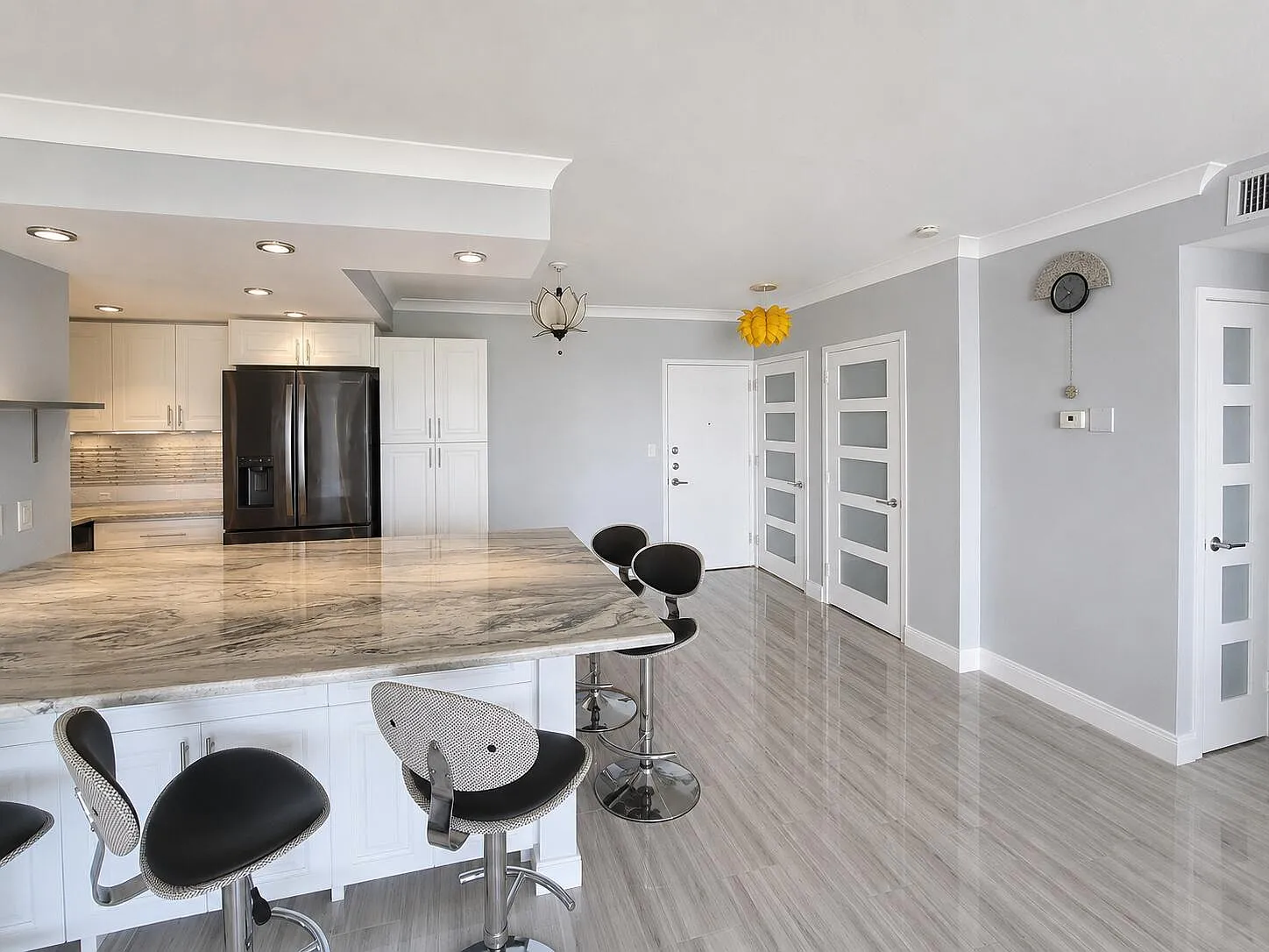 2 bed, 2.0 bath, 1499 sqft, $5,500 — Photo 2