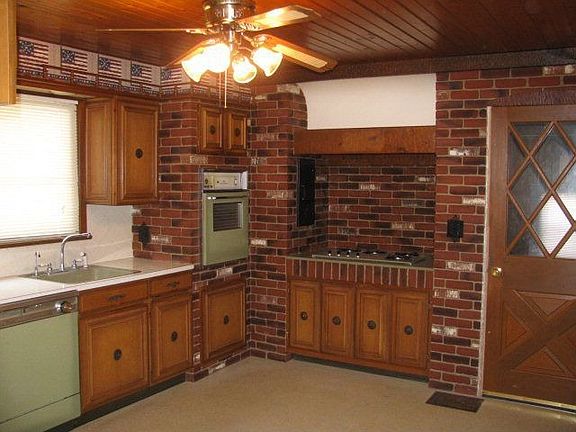 4th image of 360 Bennett Dr