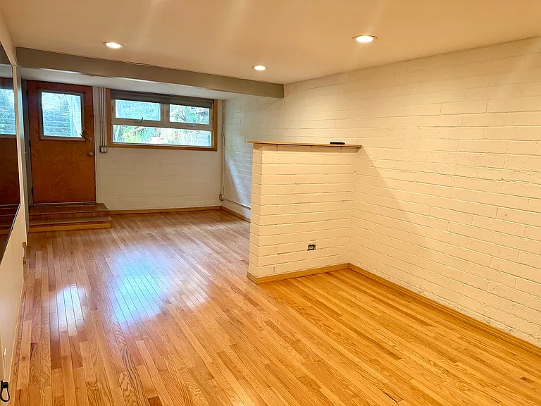 2160 Stanley Hills Dr — Photo 11