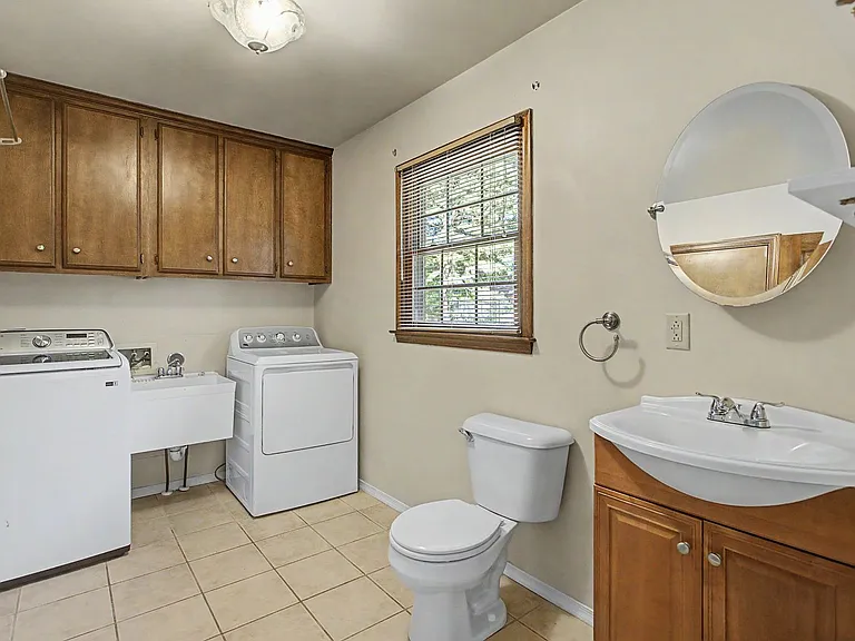 128 Stone Lake Ct — Photo 8