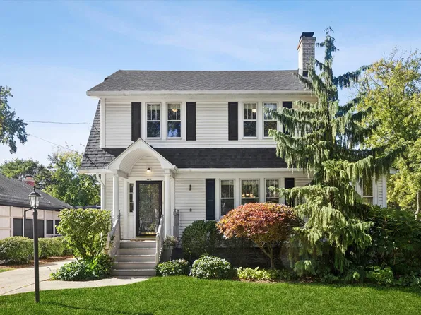 808 N Howard St, Wheaton, IL 60187