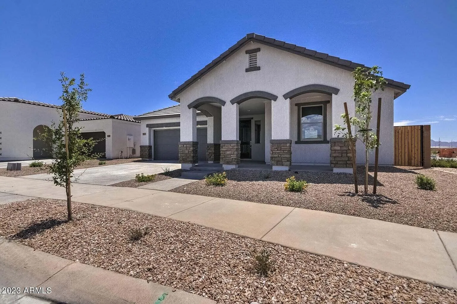 4 bed, 2.0 bath, 1942 sqft, $2,300 — Photo 1