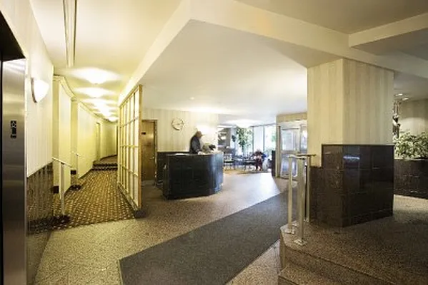 Rented by Classic Marketing- 530 Park1 | media 15