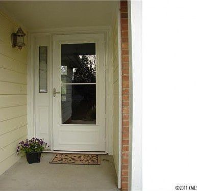 3rd image of 8211 Brynmar Dr