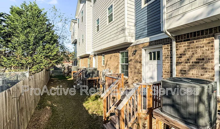 4323 Pinter Ln — Photo 35