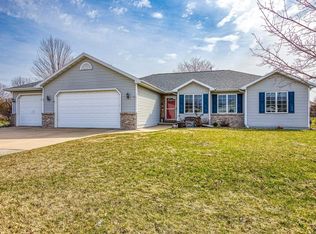 1225 Chelsea Ct, Menasha, WI 54952