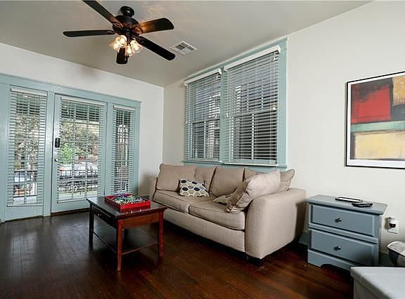 2nd image of 2420 Lapeyrouse St